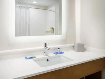 Holiday Inn Express & Suites Oakhurst - Yosemite Park Area by IHG - 32