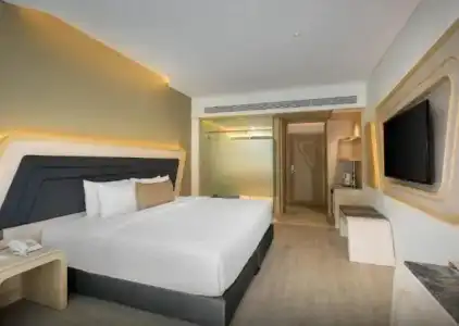 Amora Beach Resort Phuket - 28