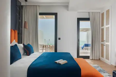 Cresanto Luxury Suites - 126