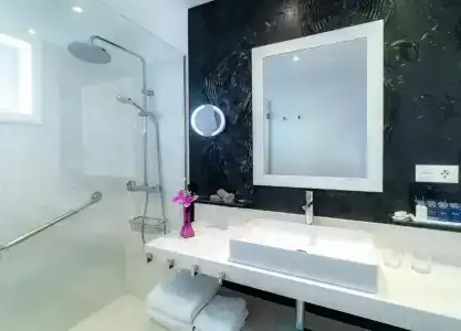 Lani's Suites de Luxe - 28