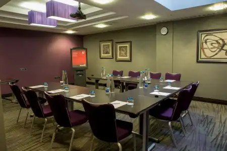 DoubleTree by Hilton London West End - 14