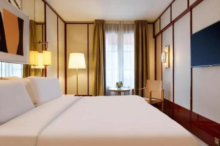 Le Belgrand Paris Champs Elysees, Tapestry by Hilton - 56