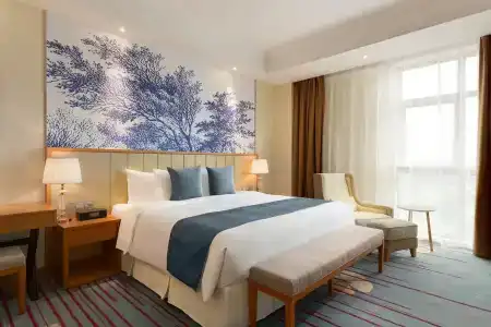 Ramada by Wyndham - 12