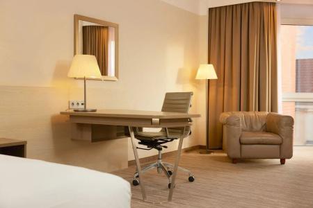 DoubleTree by Hilton Hannover Schweizerhof - 8