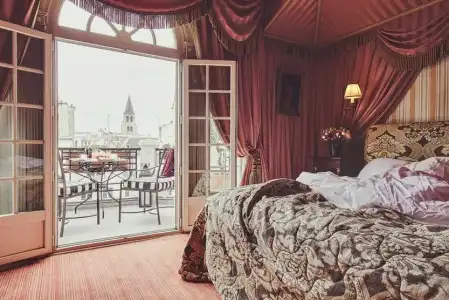 L'Hotel - 61