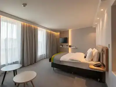 Holiday Inn Express Düsseldorf - Hauptbahnhof - 6