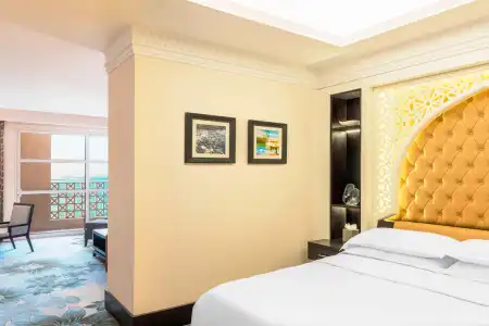 Sheraton Sharjah Beach Resort & Spa - 61