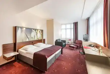 Premier Inn Köln City Mediapark - 61