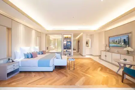 FIVE Luxe JBR - 75