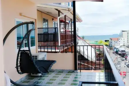 Patumnak Beach Guesthouse - 11