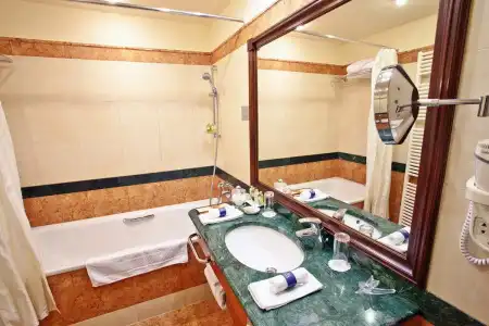 Carlsbad Plaza Medical Spa & Wellness - 69
