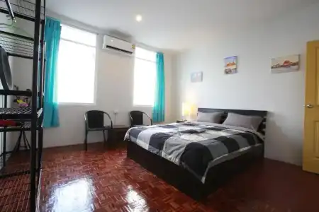 Zee Thai Hostel - 37