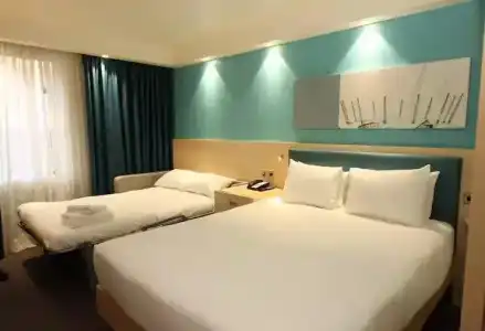 Hampton by Hilton London Excel - 33