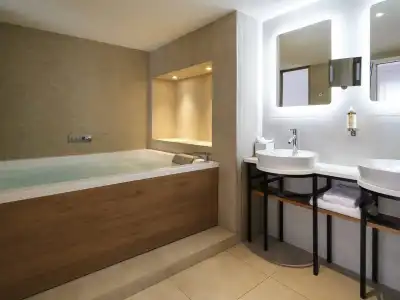 Mercure Avignon TGV et Spa - 62