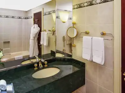 Mövenpick Grand Al Bustan Dubai - 52