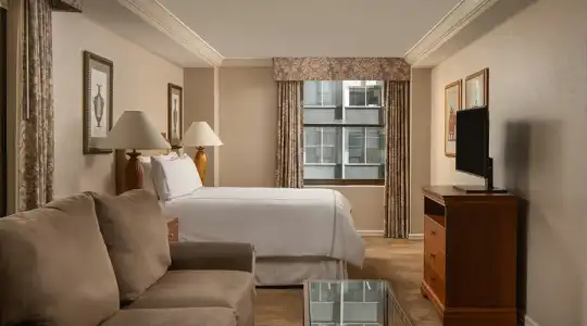 The Manhattan Club - 107