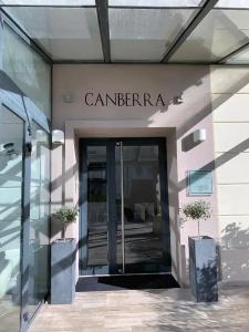 le Canberra - 1