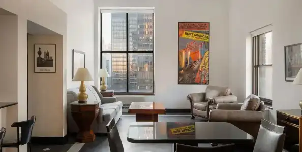 The Manhattan Club - 128