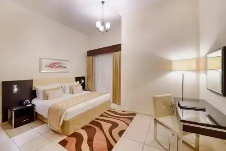 Pearl Marina Apartments LLC - 56