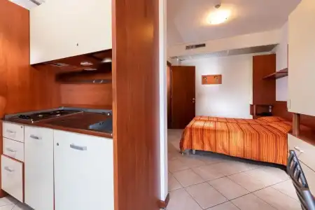 ApartSheila - 51