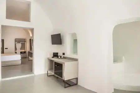 Sun Rocks Boutique | Caldera View Suites & Sunset Dining Experience - 67