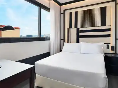H10 Marina Barcelona - 42