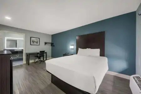 Rodeway Inn Downtown - 1