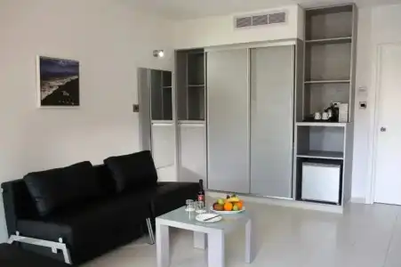 St. George Beach & Spa Resort - 11