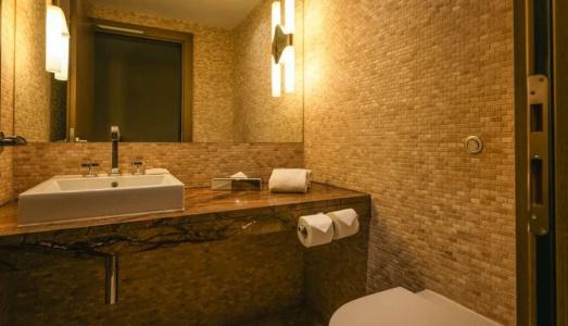 Radisson Blu Royal, - 52