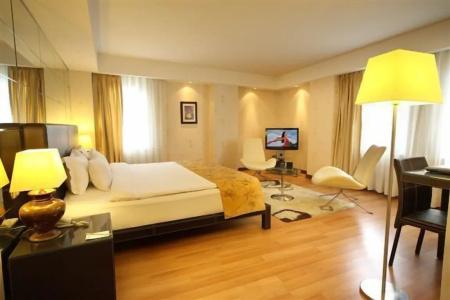 Cartoon Residence - Adults Only - 16