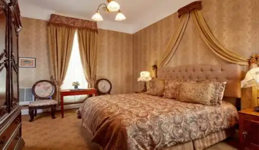 Queen Anne - 54