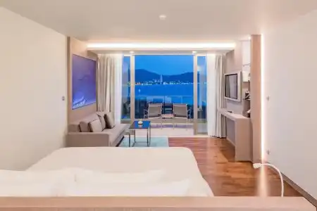 Oceanfront Beach Resort - 4