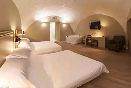 Caruso Place Boutique & Wellness Suites - 42