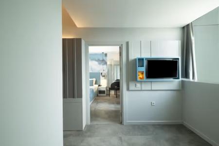 Crystal Centro Pearl Collection - Ultimate All Inclusive - 72
