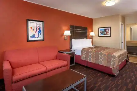 Best Western Plus Raffles Inn & Suites - 52