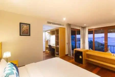 Coral Cliff Beach Resort Samui - 11