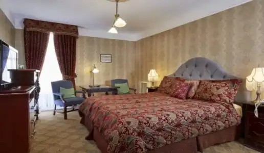 Queen Anne - 23