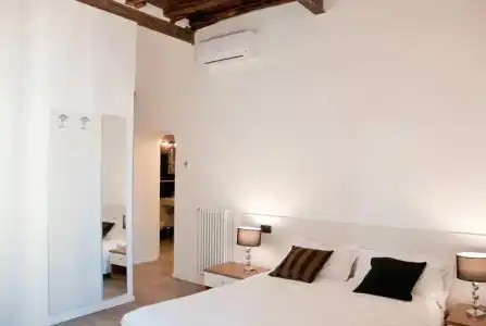 Giuturna Boutique - 37