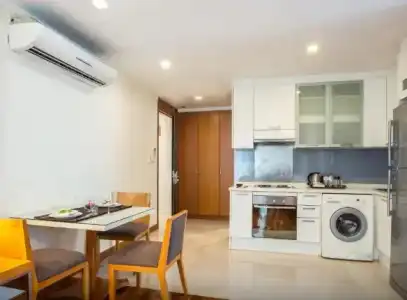 Adelphi Grande Sukhumvit - 45
