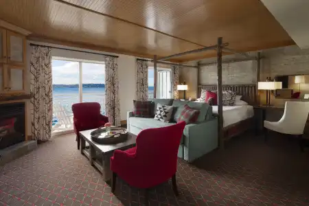 The Edgewater - 8