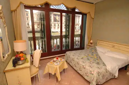Canal - 9