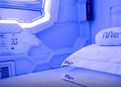 Met A Space Pod @ Arab Street - 36