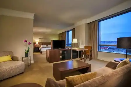 Hyatt Regency - 69