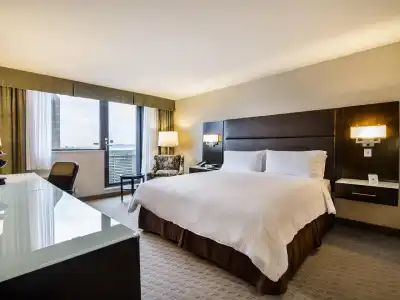 Holiday Inn Vancouver-Centre - 59