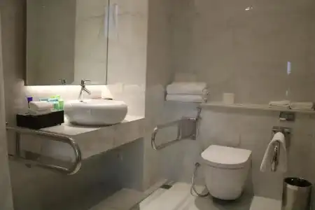 Wyndham Garden - 36