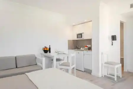 Alcudia Beach Apartments - 11