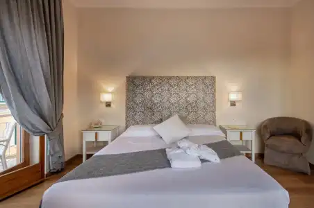 Regina Sorrento - 93