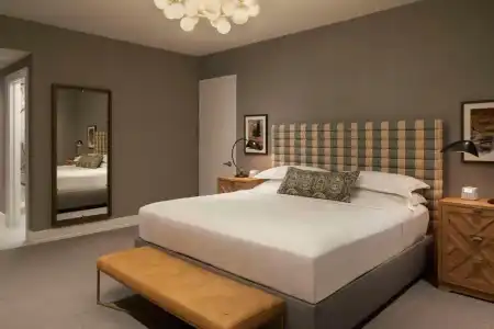 Hilton - 12