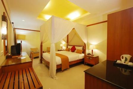 Yulia Beach Inn Kuta - 9
