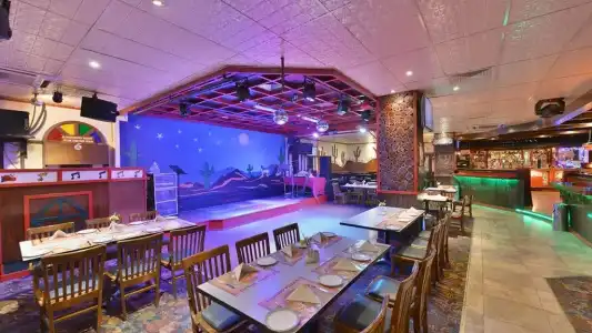Grand Astoria - 18